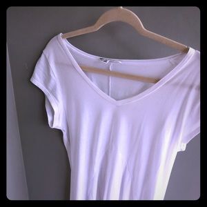 Cabi tunic length white v-neck w/back detail